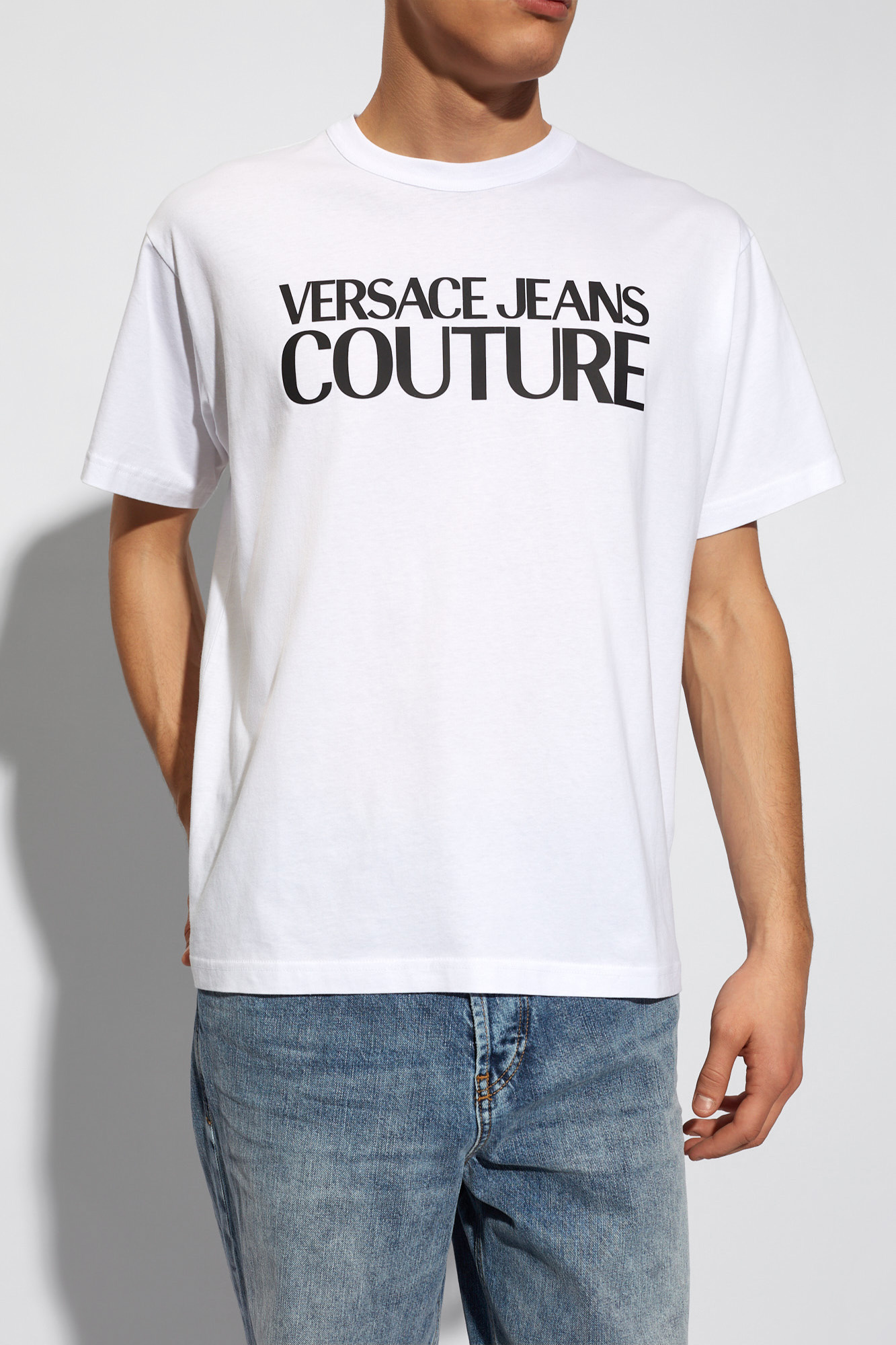 Tシャツ・カットソー VERSACE JEANS COUTURE Men T-shirt White 76GAHG07CJ01G 003 SchaferandweinerShops Brazil - shirt good with logo Versace